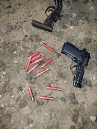  Tema: Police kill 3 suspected robbers in shoot out